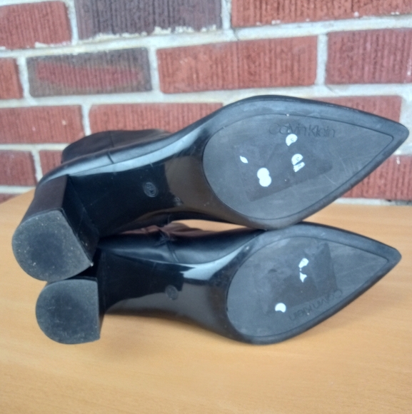 Calvin Klein 'Finch' Genuine Leather Pointy Toe  Ankle Boots in Black Sz. 8.5 - Picture 8 of 10